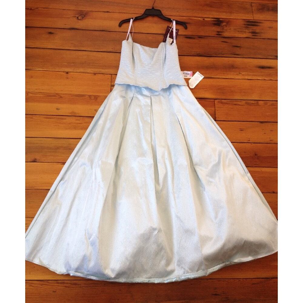 New Niki Livas Lt Blue Prom Quinceanera Formal Dress Ball Gown USA Union Made 12